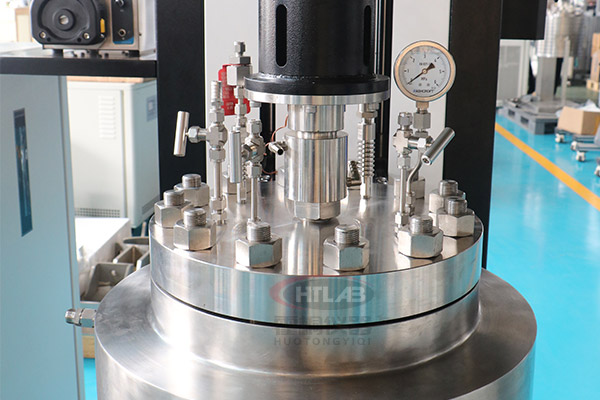 中试搅拌高压反应釜实拍图